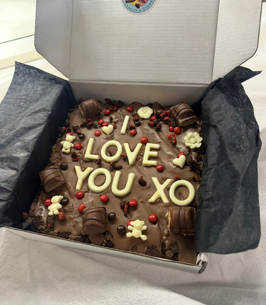 custom message brownie with hearts, flowers & bears